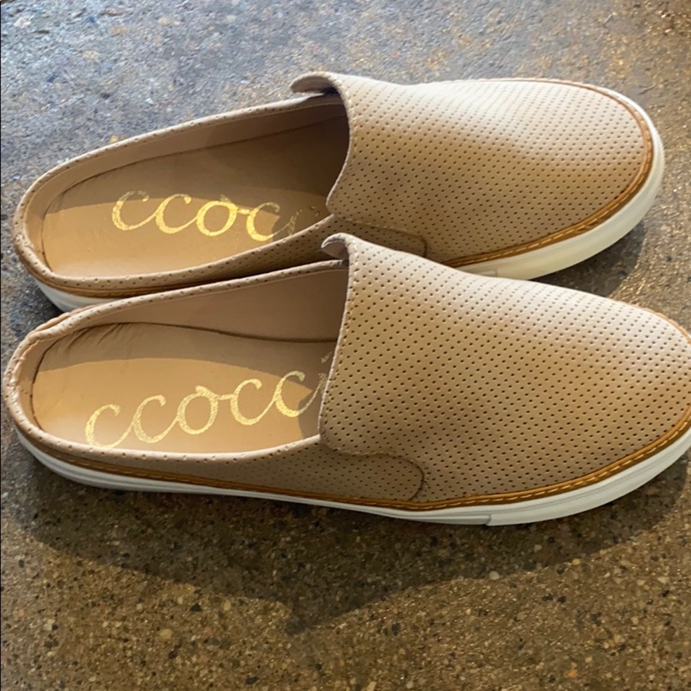 Oatmeal colored slip on shoes
